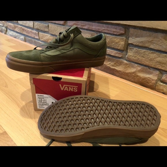 Vans - Picture 2 of 5